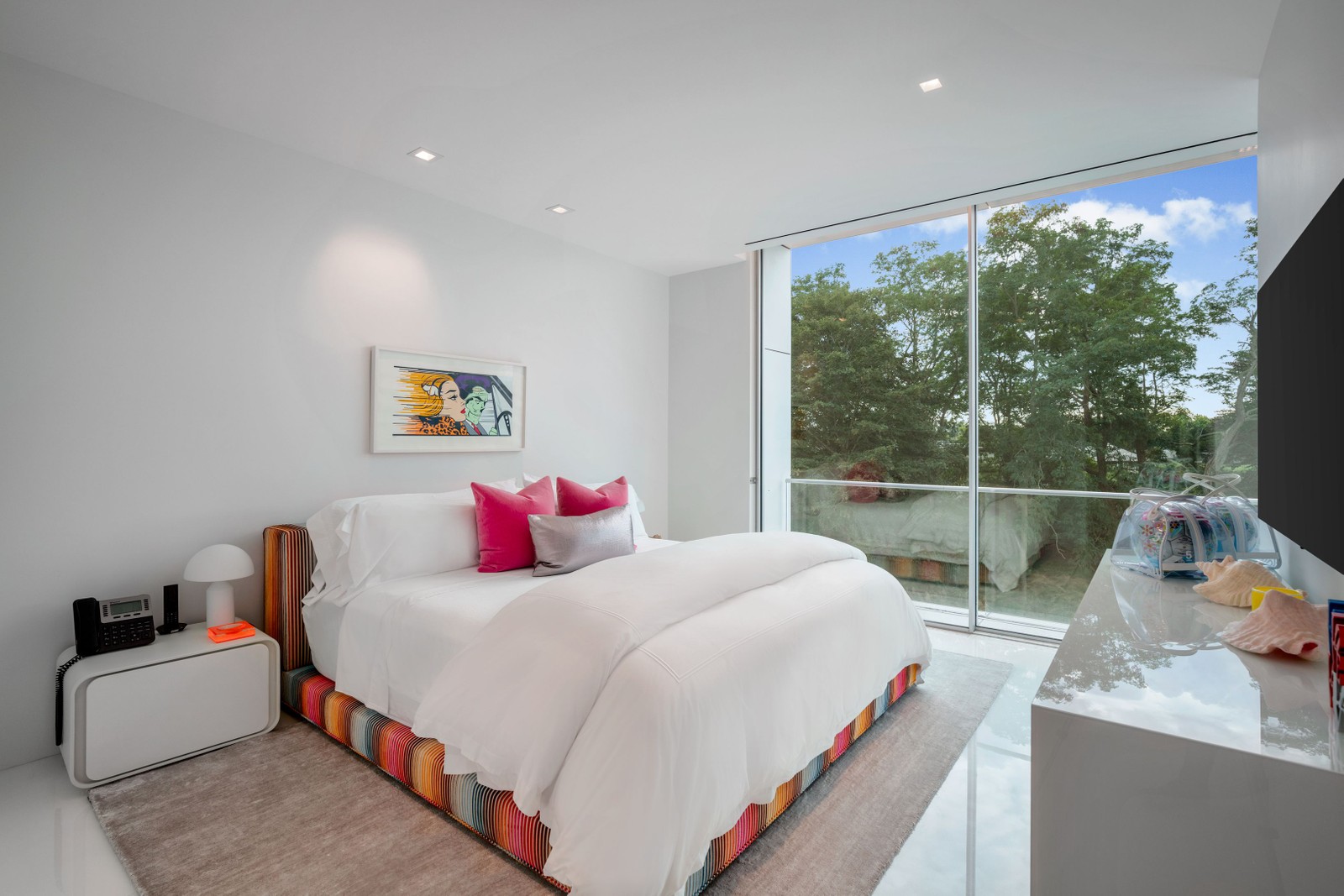 Hamptons Mansion is Eco-Friendly Architectural Wizardry