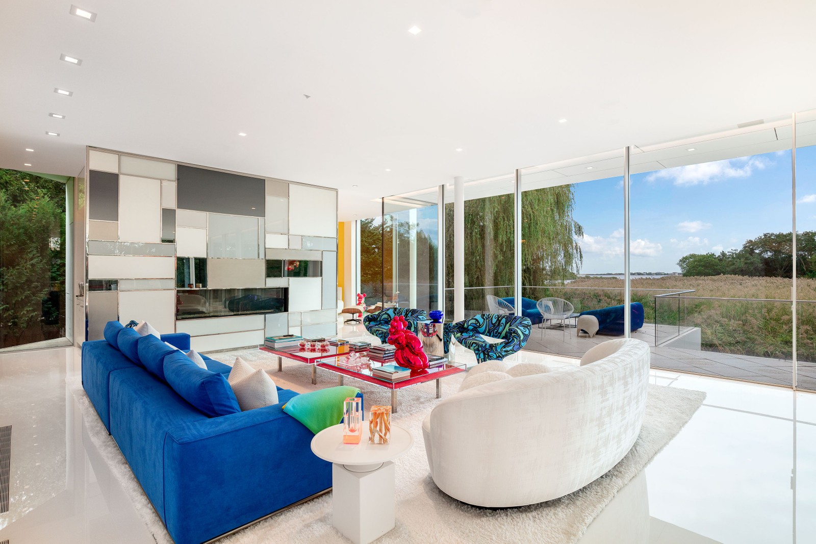 Hamptons Mansion is Eco-Friendly Architectural Wizardry