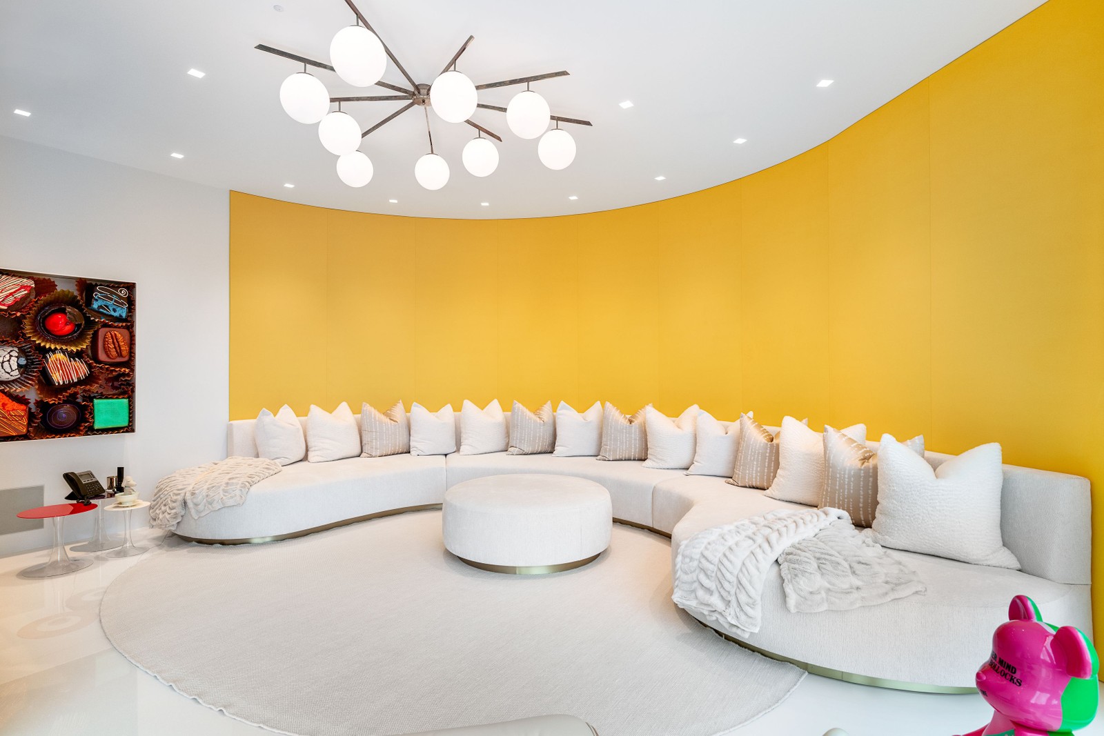 Hamptons Mansion is Eco-Friendly Architectural Wizardry