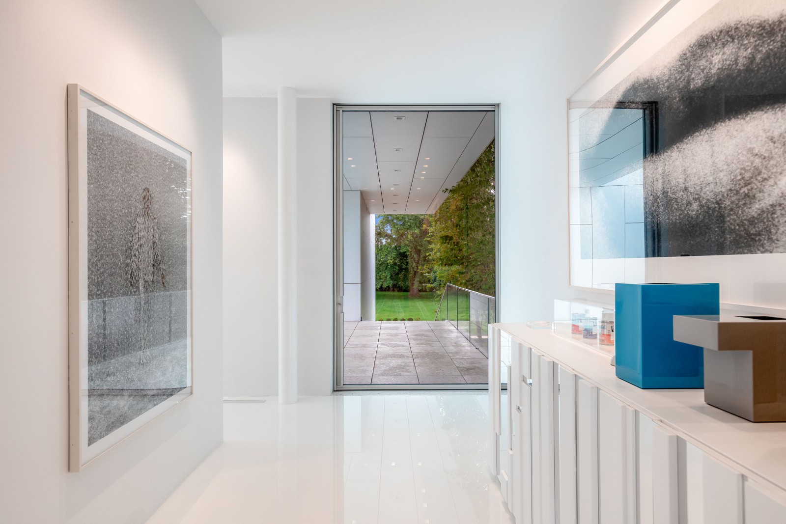 Hamptons Mansion is Eco-Friendly Architectural Wizardry